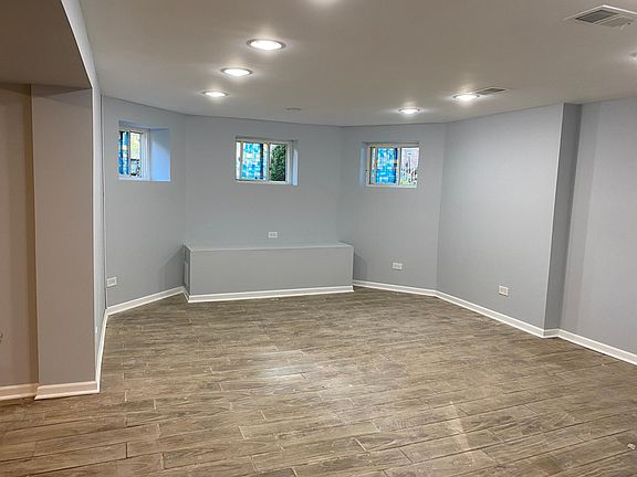 2nd image of 6420 N Campbell Ave