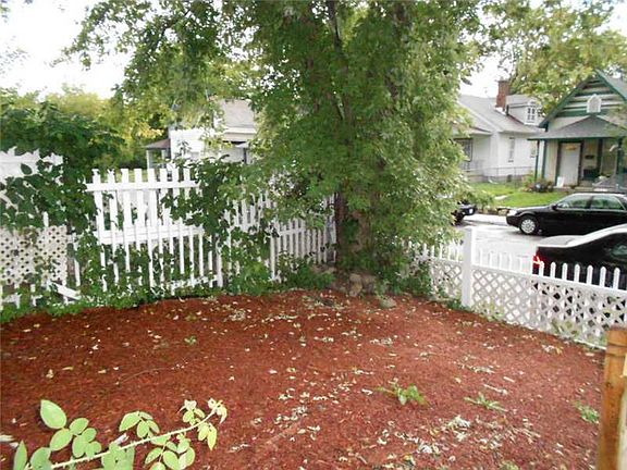 3rd image of 1521 Linden St
