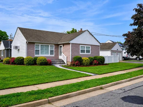 130 Boylston Street, Hempstead, NY 11550