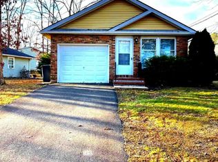 8 Dogwood Rd, Manahawkin, NJ 08050