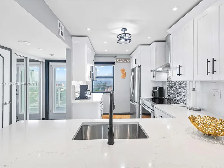 1401 N Riverside Dr #1406 — Photo 4