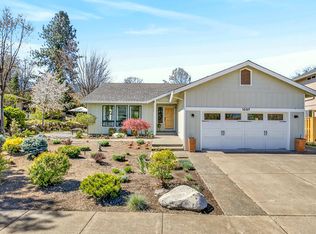 1057 Oak Knoll Dr, Ashland, OR