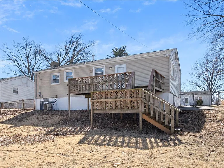1031 Highmont Dr — Photo 18