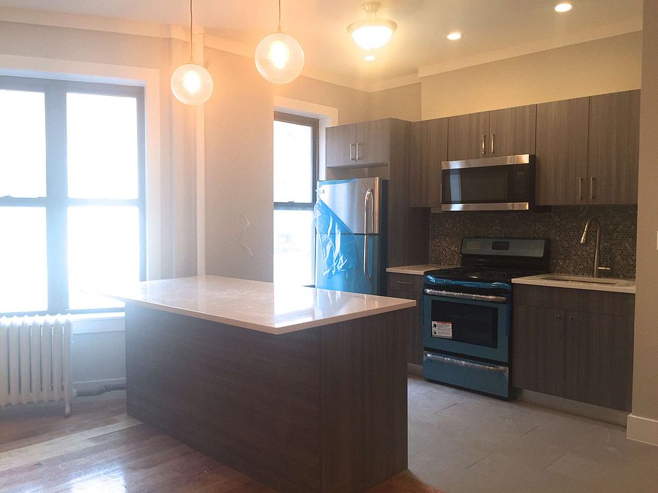 1st image of 260 Parkside Ave APT D2e