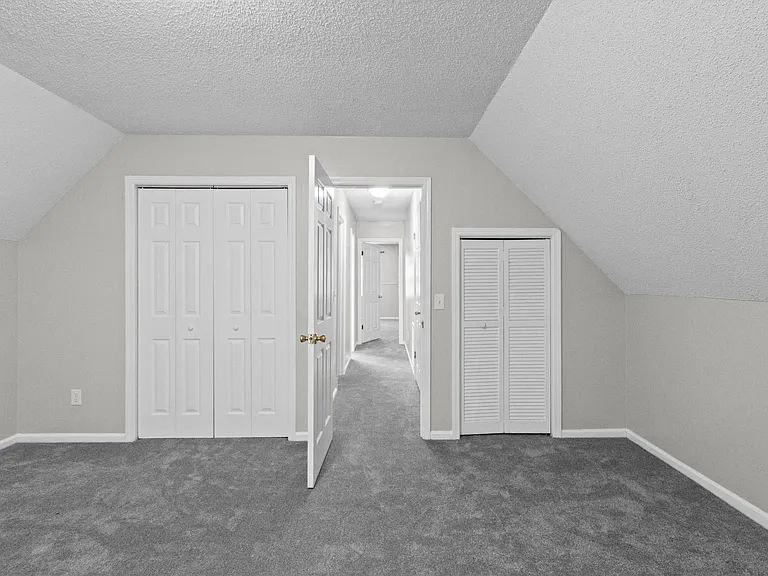 42 Halton Ct — Photo 6
