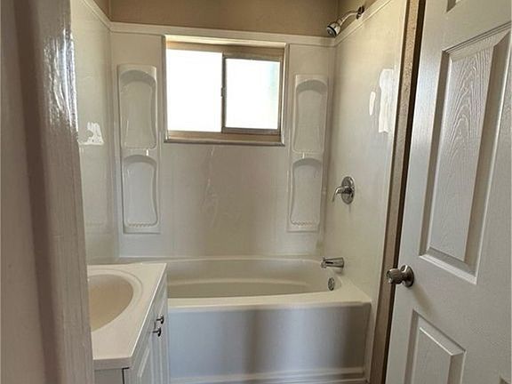 5th image of 36281 Fleetwood St #36281