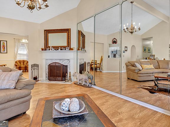 4th image of 6027 Arbor Links Rd