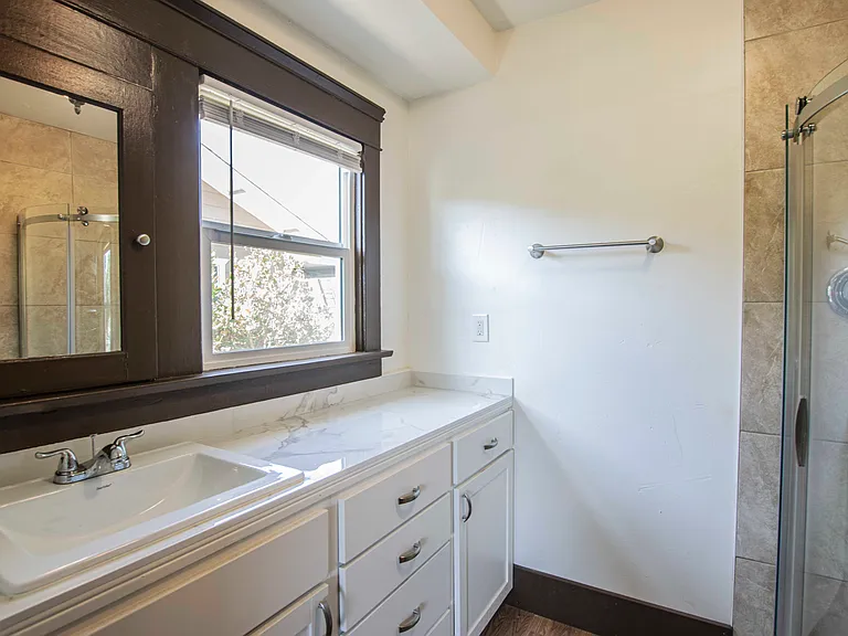 237 Orange Grove Ave — Photo 5