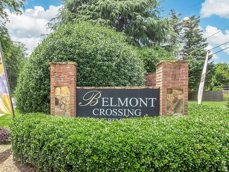Belmont Crossing — Photo 19