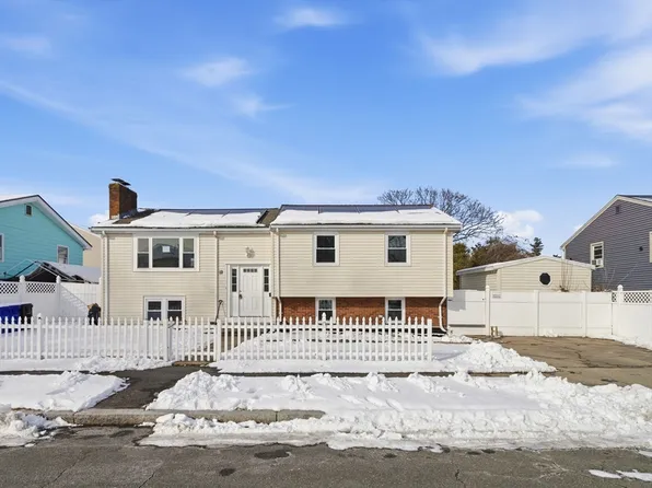 12 Holloway St, Malden, MA 02148