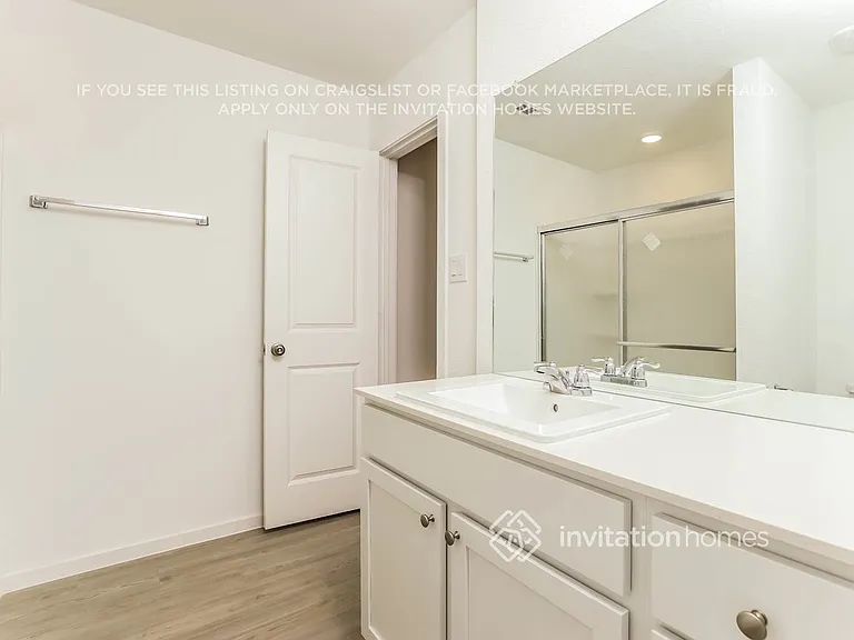 3213 Roslyn Grist — Photo 15
