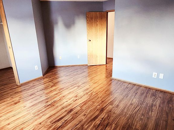 3rd image of 78 10th St E Unit 710