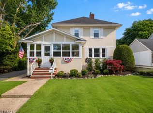 5 Madison Hts, Wyckoff, NJ 07481