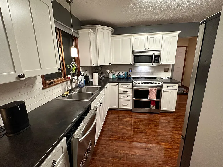 925 Sierra Ln NE — Photo 17