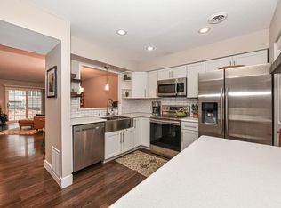 18725 Brookfield Lake Dr UNIT 20, Brookfield, WI 53045