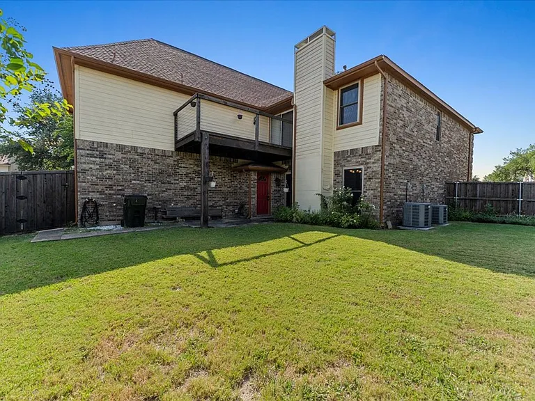 6752 Macintosh Dr — Photo 40