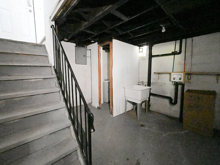 15829 Minock St — Photo 29