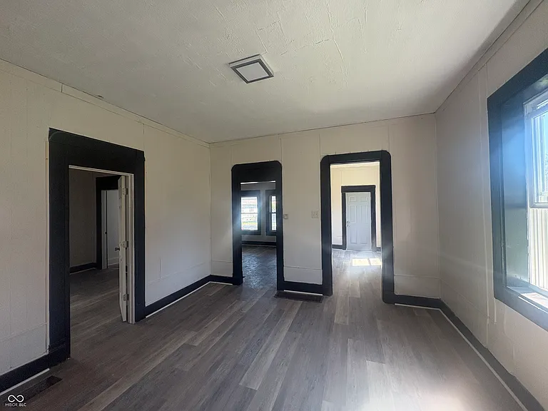 2826 Station St — Photo 3