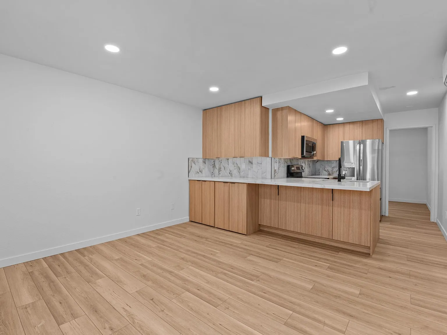 1 bed, 414 sqft, $2,200 — Photo 3