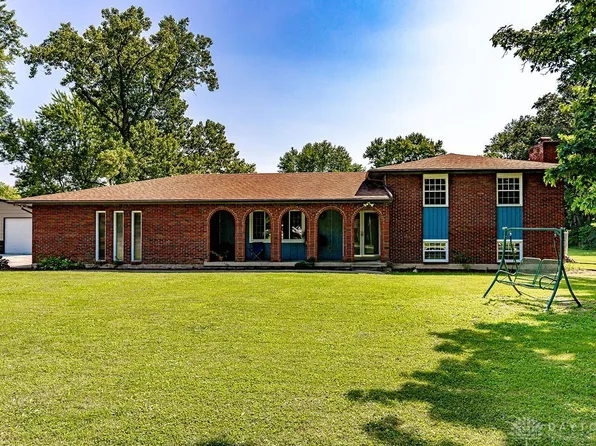 198 S Snyder Rd, New Lebanon, OH 45345