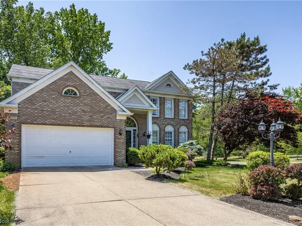 20075 Ellsworth Dr, Strongsville, OH 44149