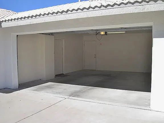 157 S 8th Pl — Photo 2