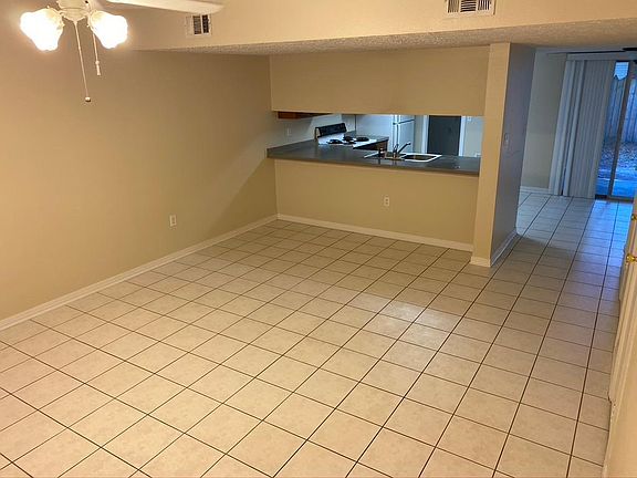 2nd image of 49 Chatelaine Cir SE