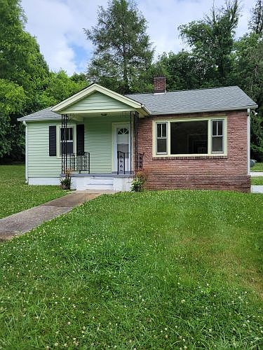 1st image of 3004 Delrose Dr