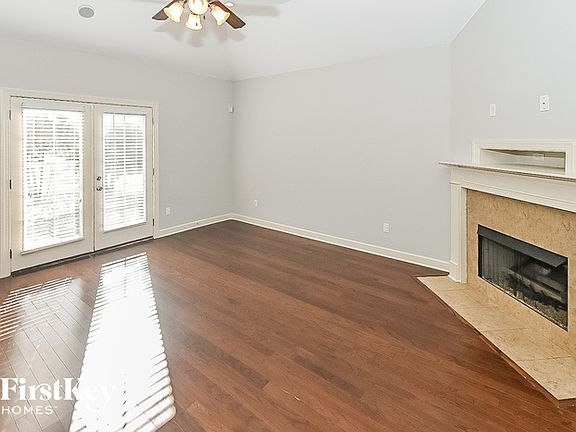 4th image of 10527 Redmond Dr