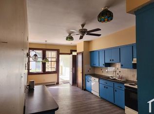 48 Danforth St FLOOR 1, Taunton, MA 02780