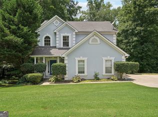 890 Walnut Creek Dr NW, Lilburn, GA 30047