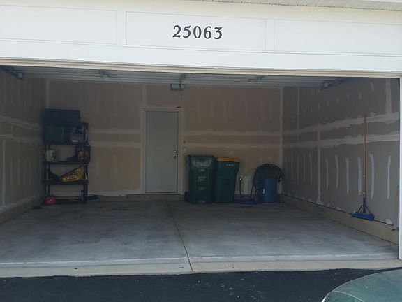 3rd image of 25063 S Clare Cir