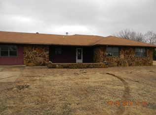 707 Robin Dr, Cushing, OK 74023