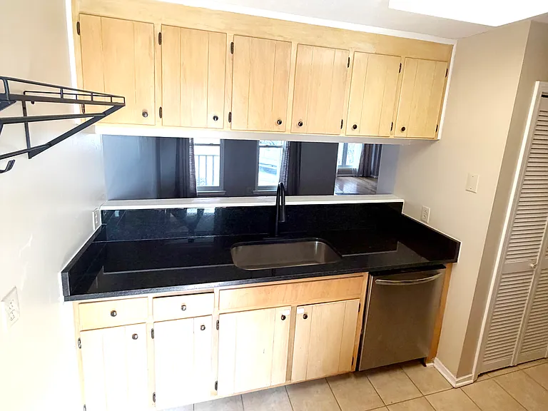 514 Highland View Dr — Photo 16