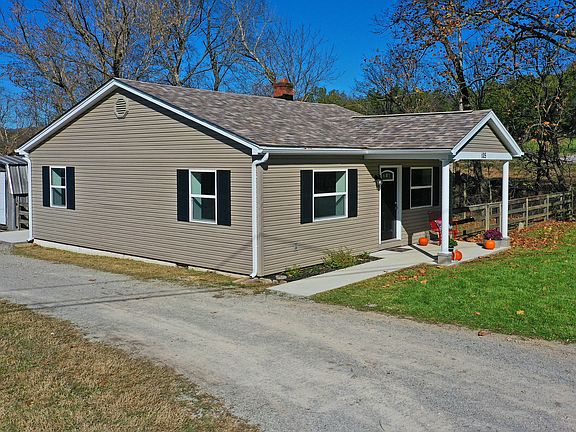 2nd image of 125 Crenshaw Ln