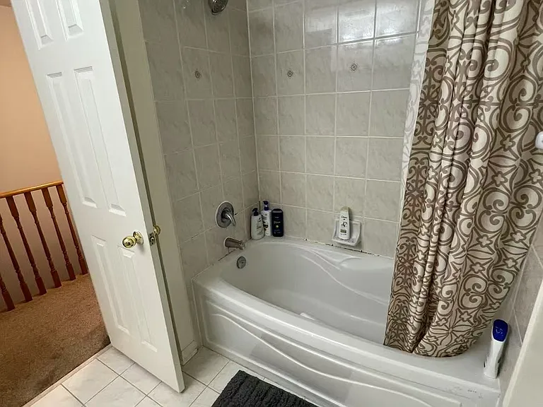188 Bantry Ave — Photo 3