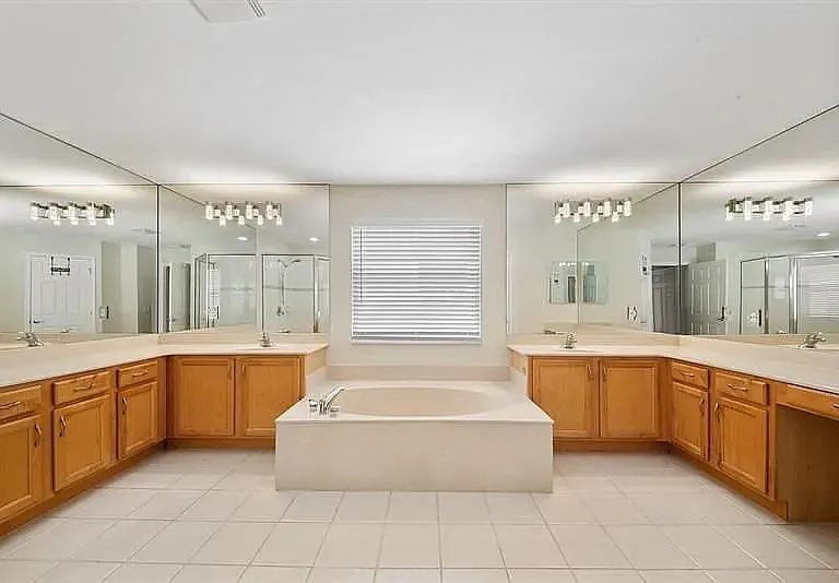 8477 Breezy Hill Dr — Photo 15