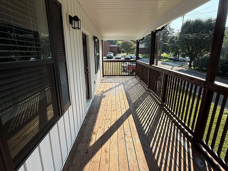 82 Parallel Ct NW — Photo 2