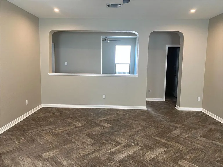 712 Estes Park — Photo 8