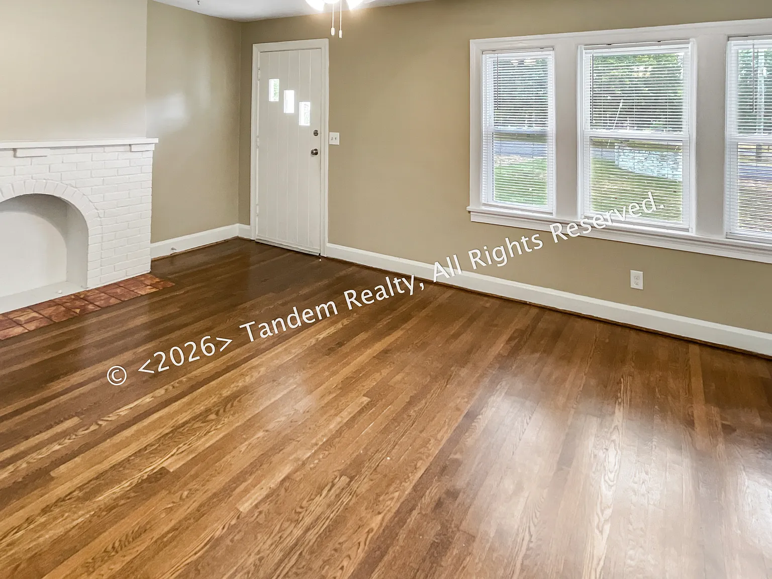 2 bed, 1500 sqft, $2,395 — Photo 2