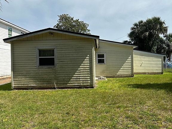 3rd image of 623 5TH Avenue S