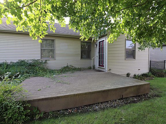 5th image of 1826 Wild Rose Ln