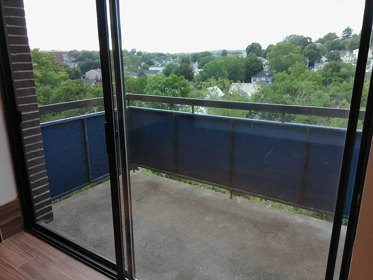 Whites Ave — Photo 12