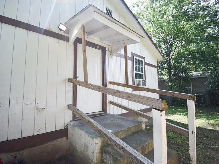 2716 Sunrise St — Photo 16