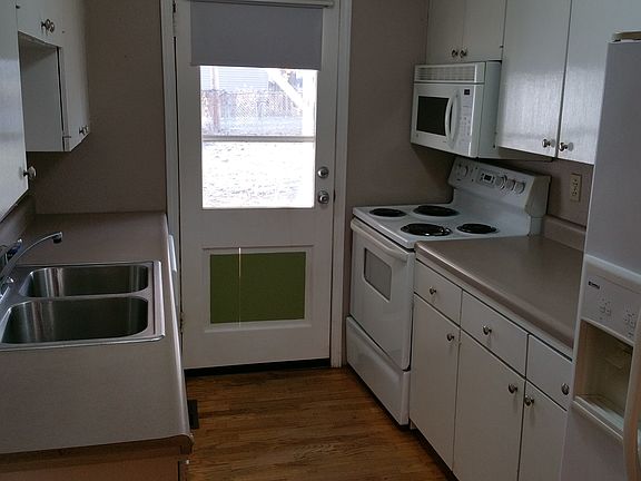 5th image of 213 S College St