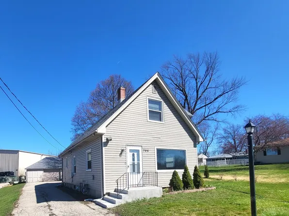 705 Peck Pl, Elgin, IL 60120