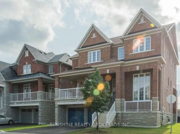 100 Fred McLaren Blvd, Markham, ON L6E 0L3