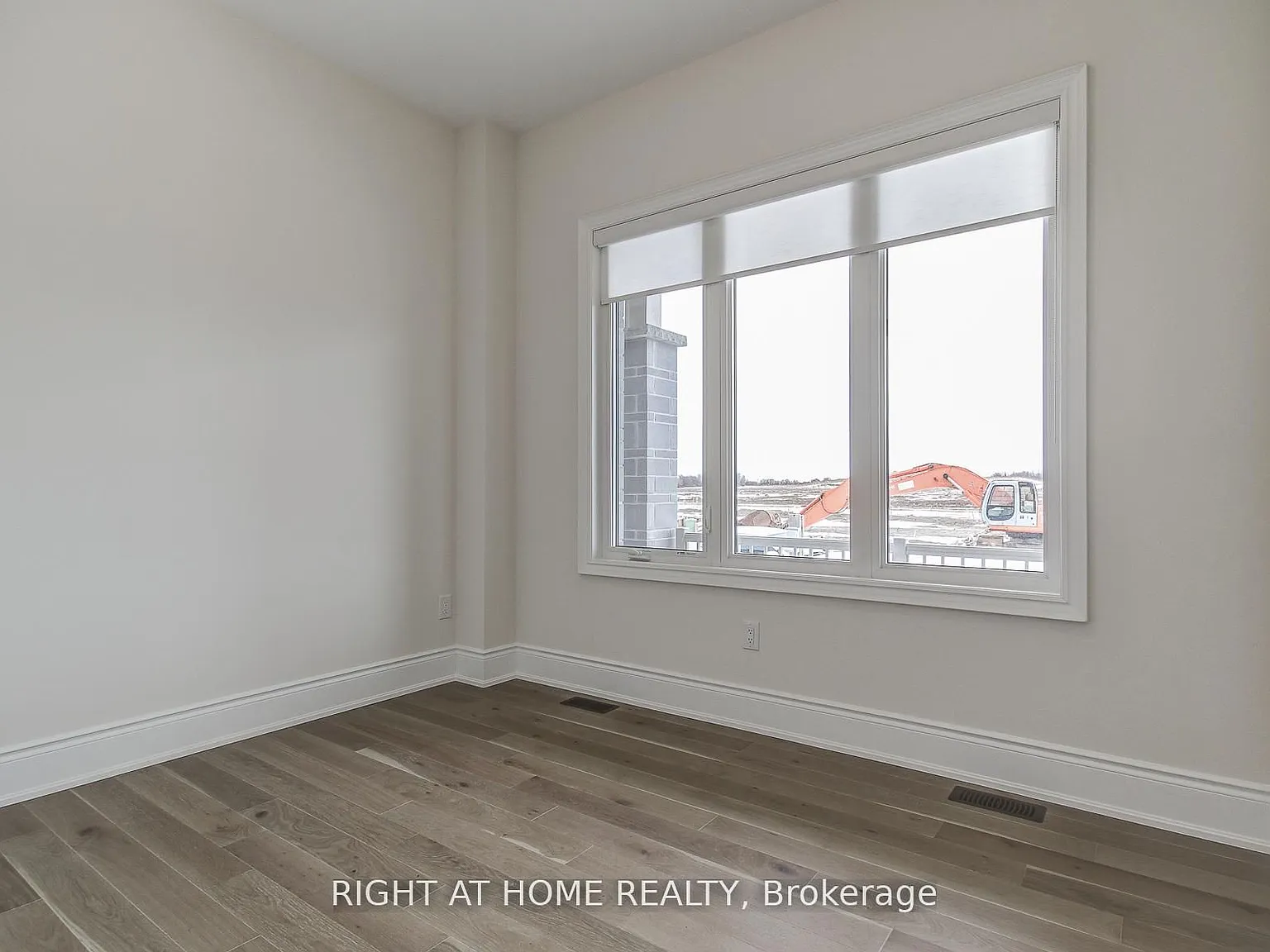 5 bed, $4,000 — Photo 4