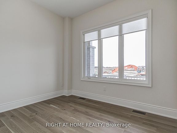 4th image of 51 Lorrain Hand Cres