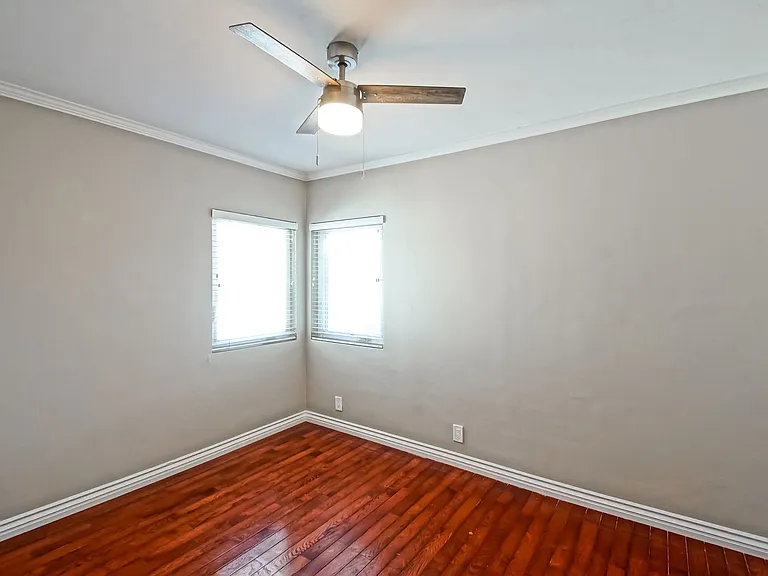 4724 W 136th St — Photo 33